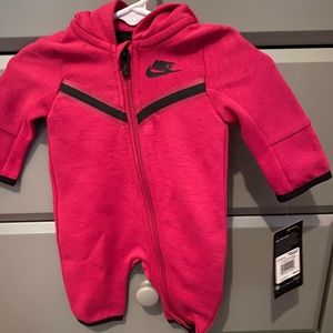 Newborn Jumpsuit Nike Tech Never Worn. Tag Still Attach Size Newborn.